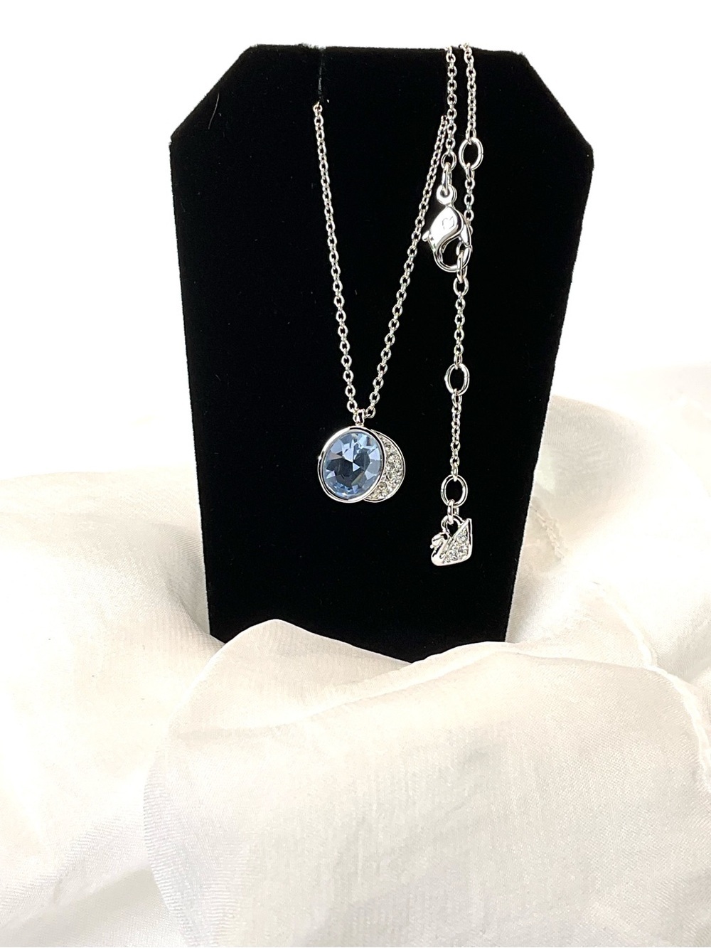 Swarovski Silver Sapphire Blue Pendant Necklace - Picture 2 of 9